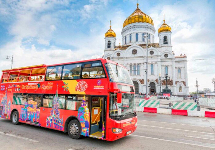 Экскурсии по Москве на двухэтажном красном автобусе от компании "Captour"
