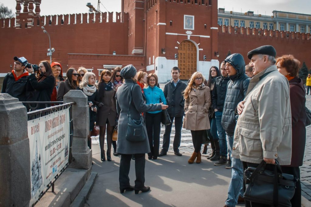 Групповое фот с обзорной экскурсии по Москве