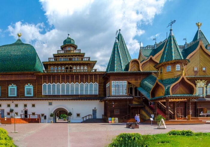 Дворец Алексея Михайловича в туре по Москве от Экскурсионного бюро "Captour"