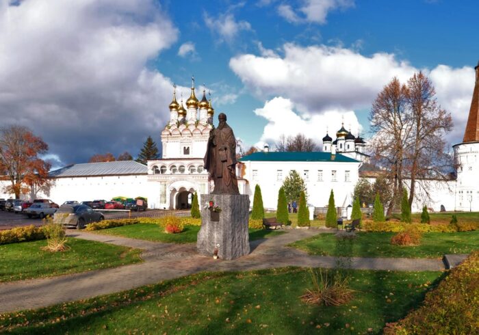 Иосифо-Волоцкий монастырь на туре от компании "Captour"