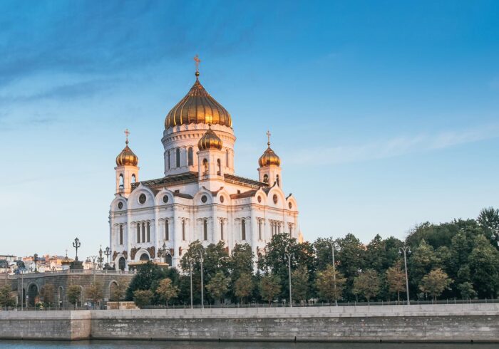 Храм Христа Спасителя на туре в Москву от Экскурсионного бюро "Captour"