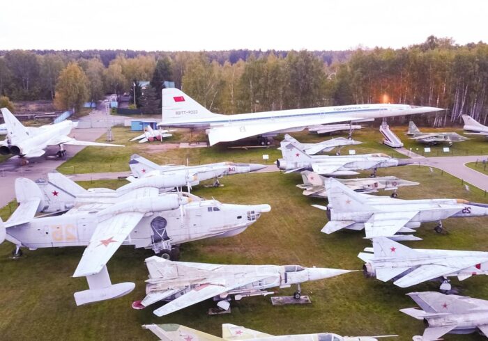 Самолеты в Центральном Музее ВВС РФ на вертолетной прогулке от экскурсионного бюро "Captour"
