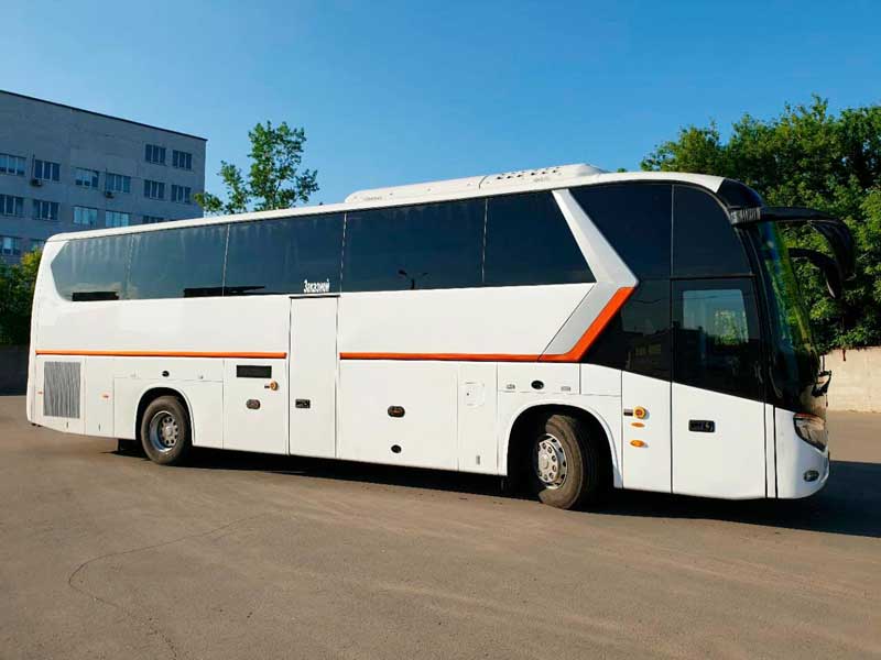 Автобусы для обзорной экскурсии по Москве от экскурсионного бюро "Captour"