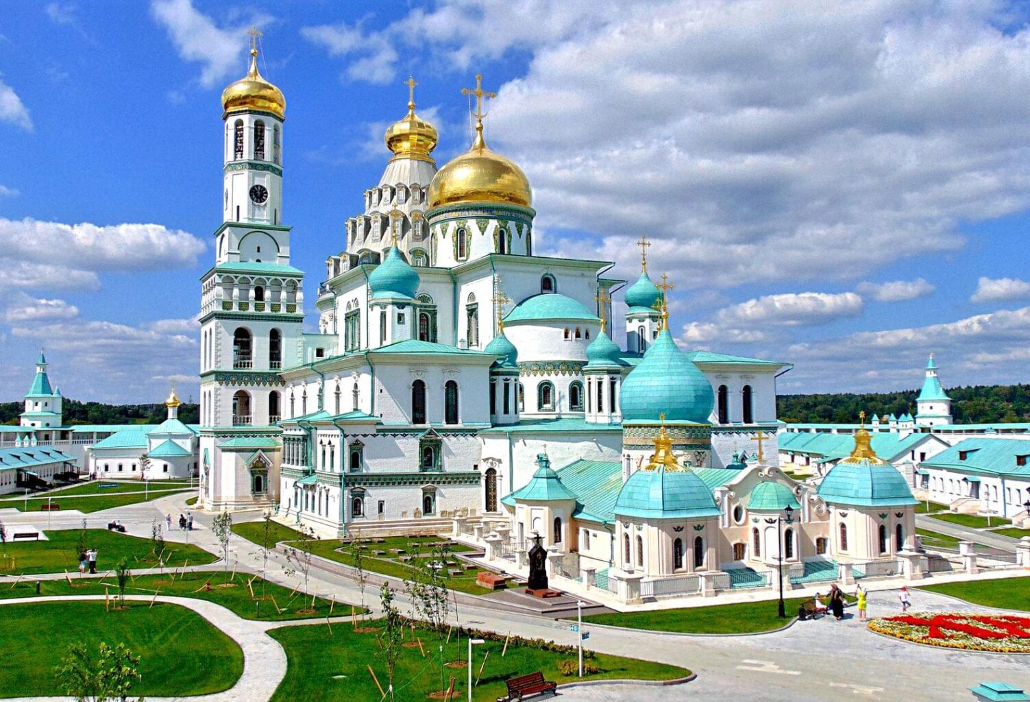 Воскресенский Новоиерусалимский монастырь на вертолетном туре от экскурсионного бюро "Captour"
