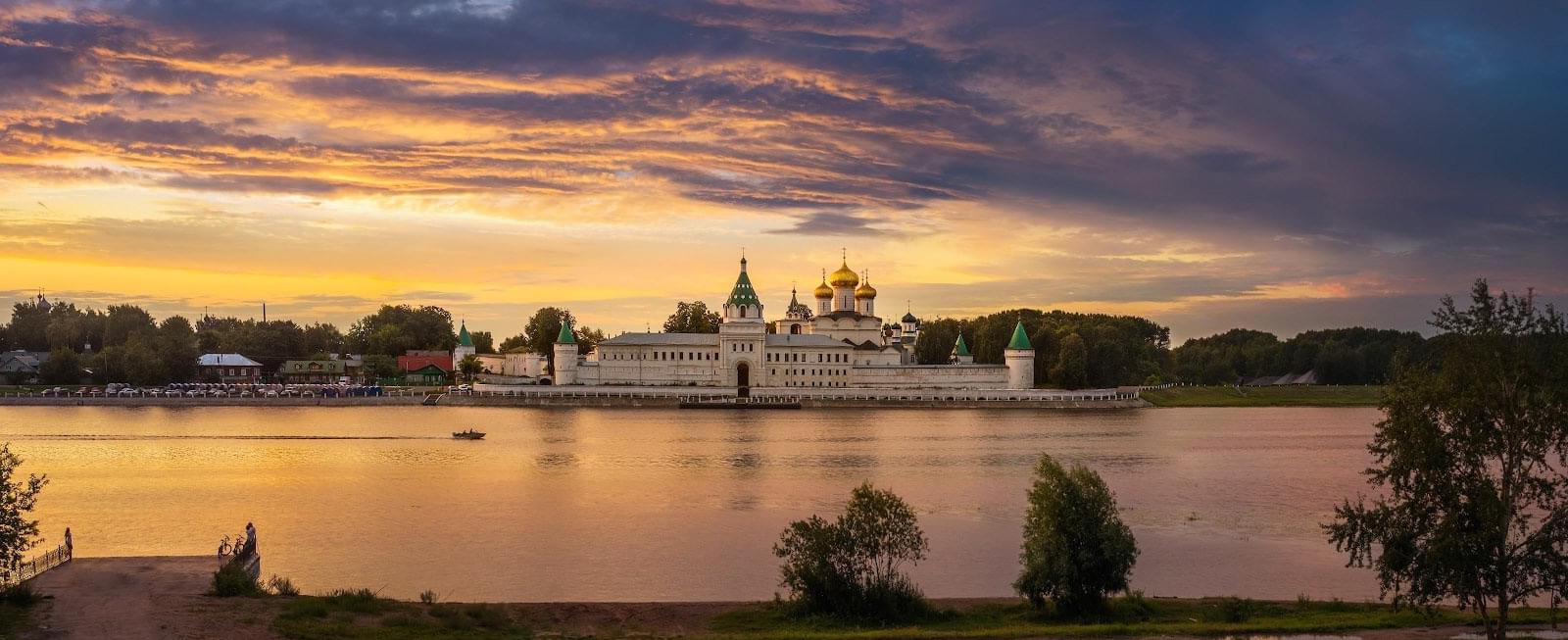 Панорама Костромы на туре по Золотому кольцу России от Экскурсионного бюро "Captour"