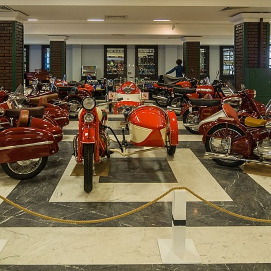 Мотоциклы в музее Задорожного