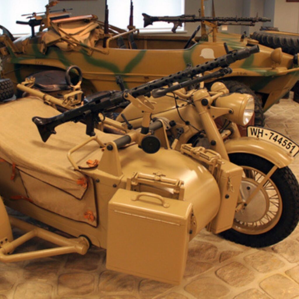 Военный мотоцикл в музее Задорожного
