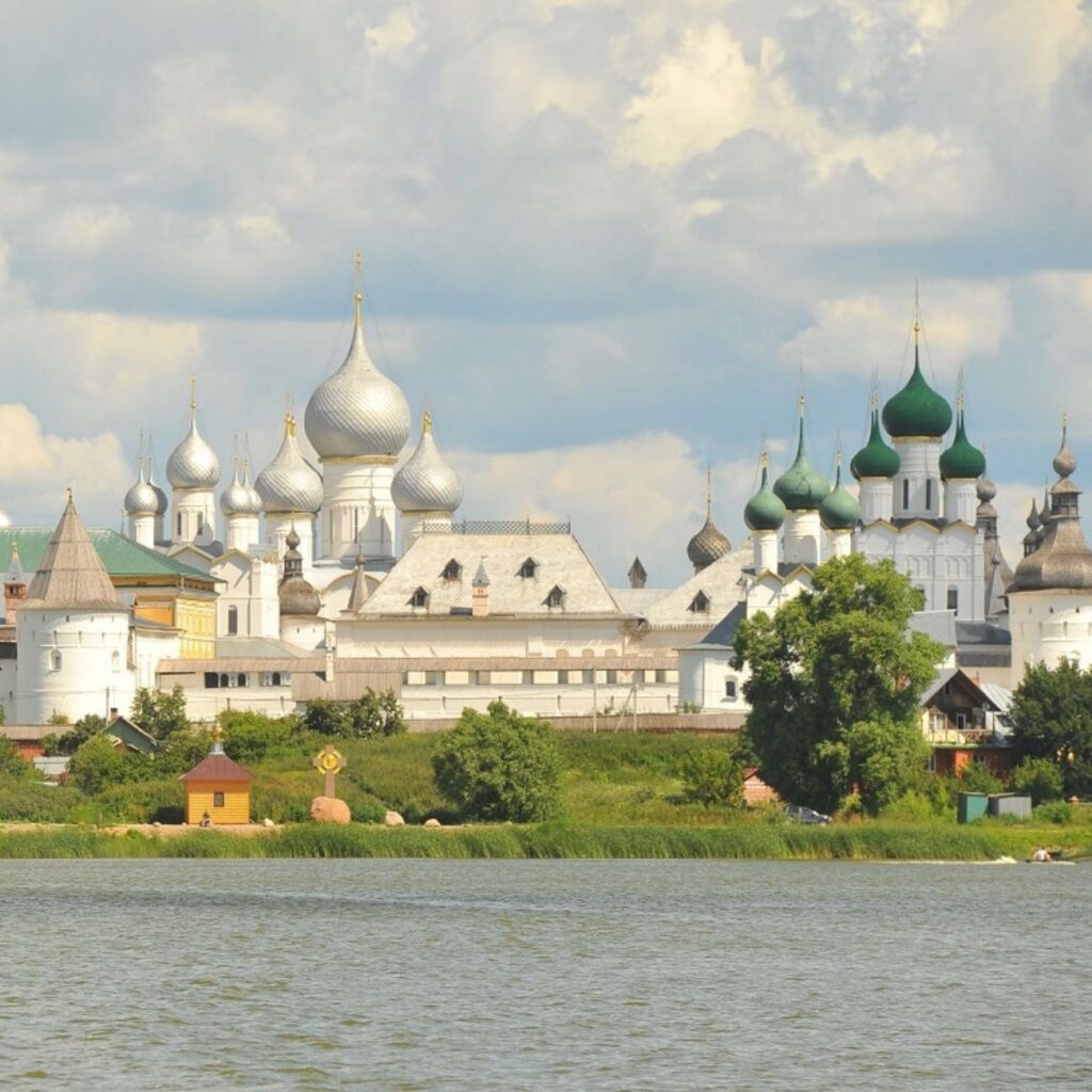 Озеро в Ростове Великом