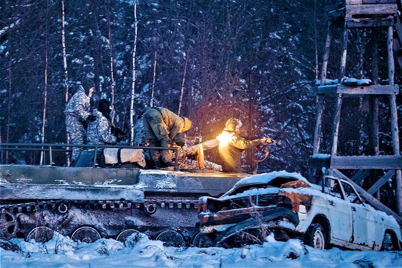 Фото зимой с танком на программе от компании "Captour"