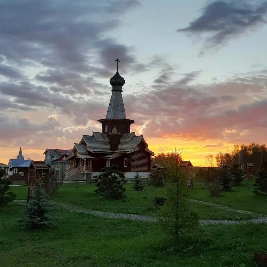 Церковь в Парк-отеле Орловский