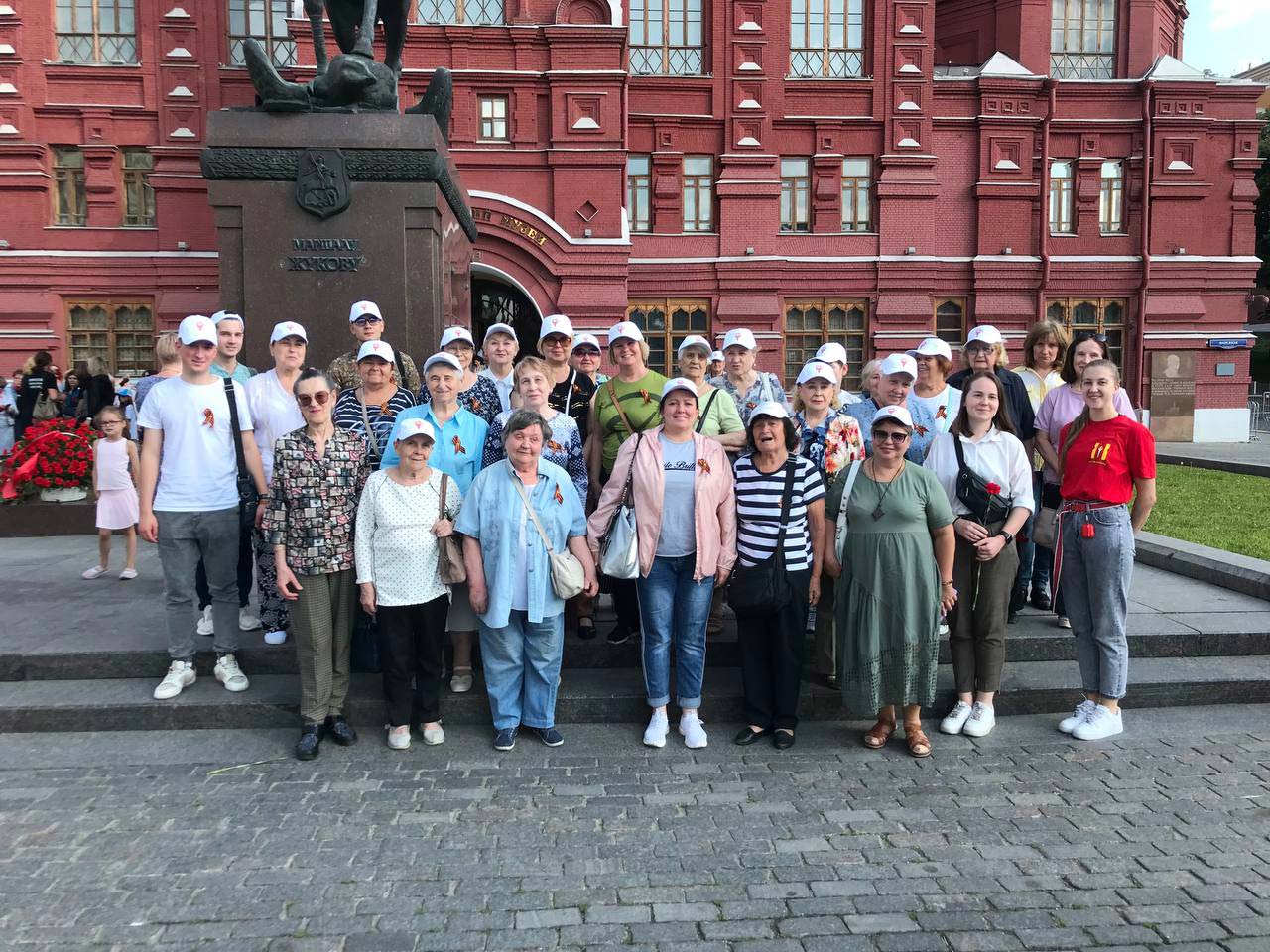 Экскурсанты на Красной площади